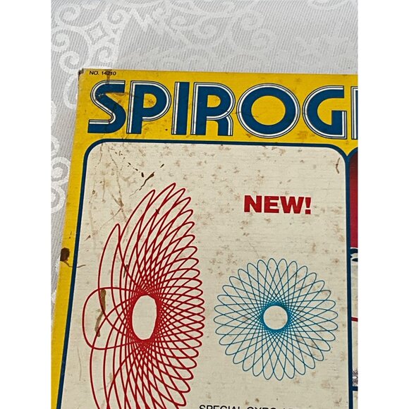 Spirograph Plus Drawing Set 1982 Edition - Picture 3 of 4